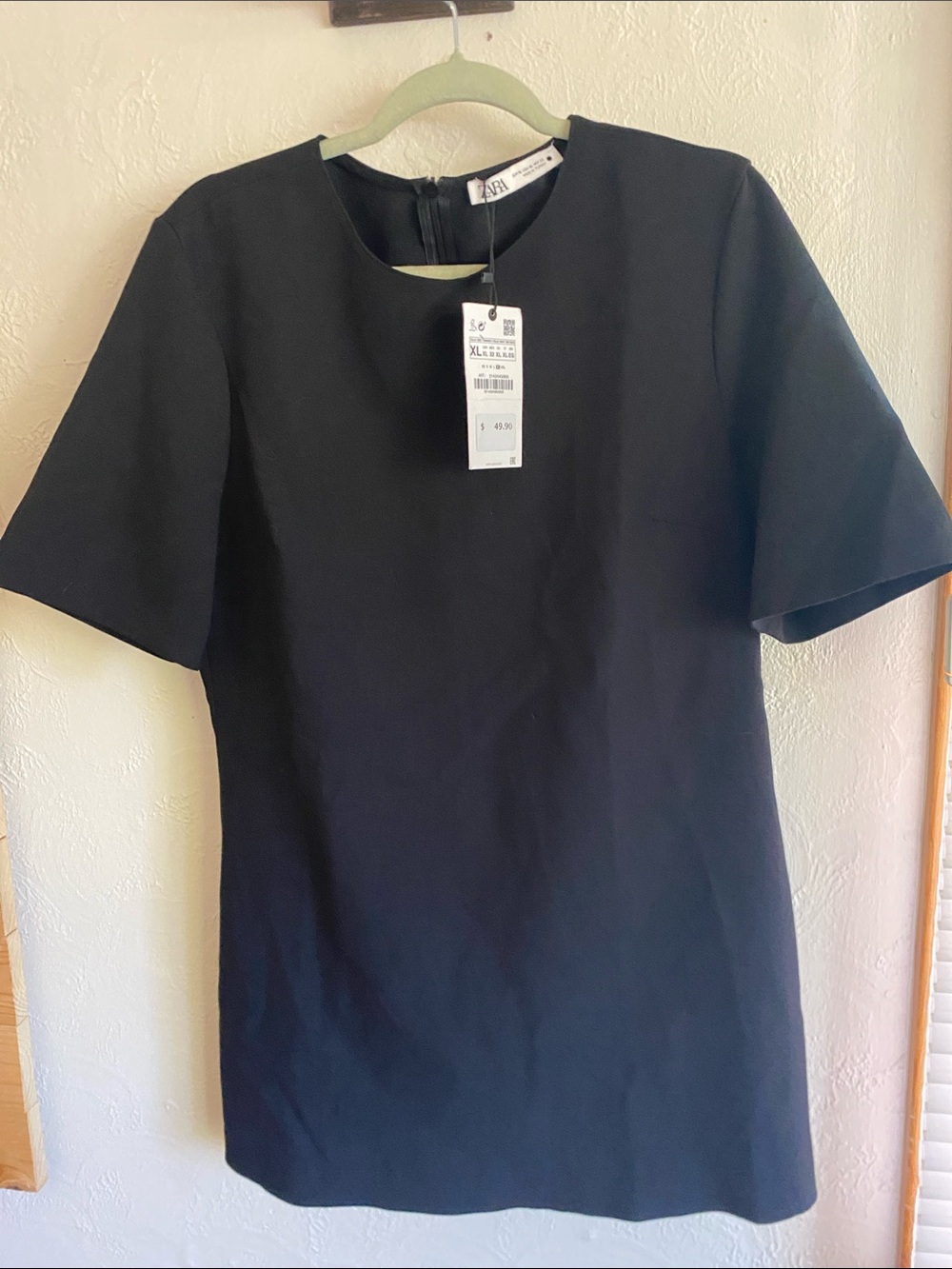 Zara Black Short-Sleeve Men's Tee